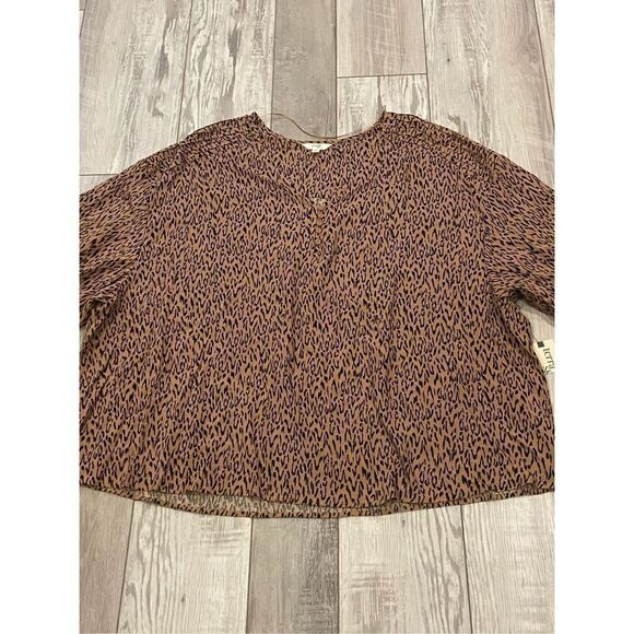 Terra & Sky plus size leopard blouse, size 2X - Picture 7 of 12